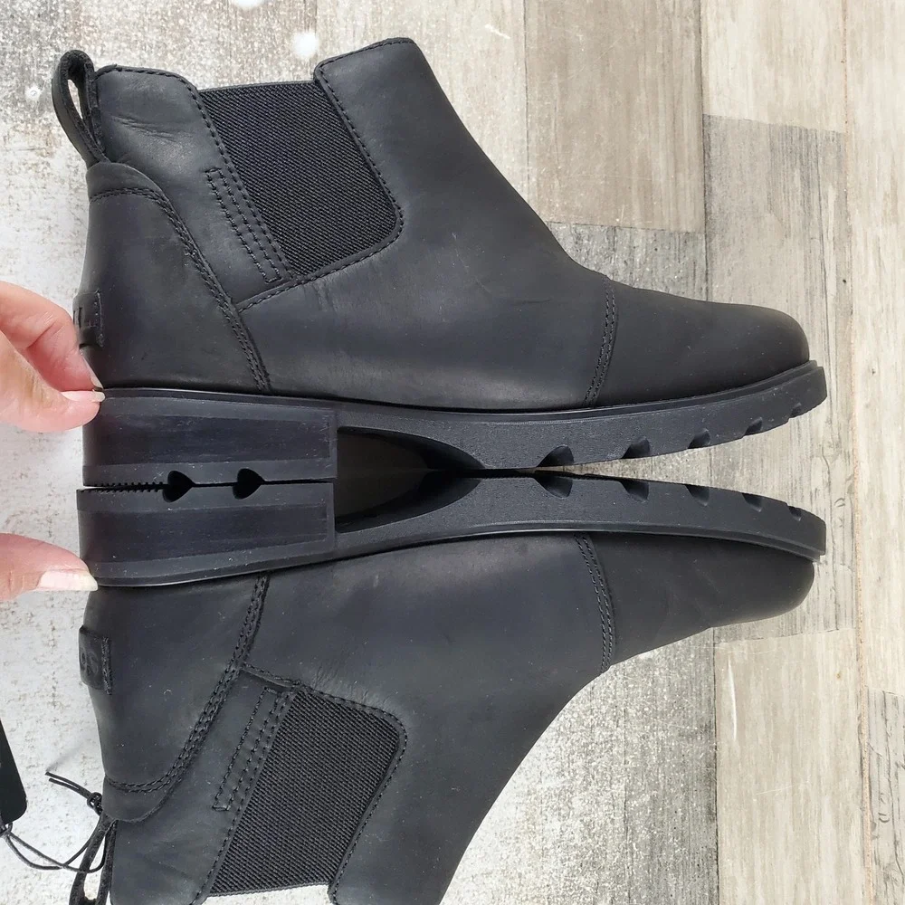 Sorel Emelie III Womens Chelsea Boot Sz 6.5 Black Waterproof Elastic Side Panels